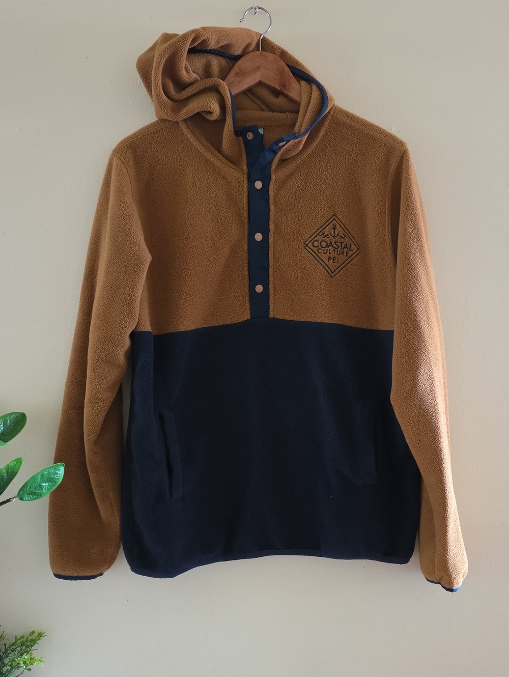 Coastal Culture PEI Men's Pullover Fleece Hoodie - Colorblock L